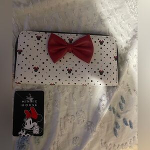 New Minnie Mouse Polka Dot Wallet with Red Bow